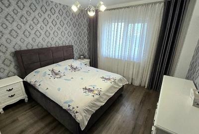 Apartament cu 3 camere decomandat în Trivale