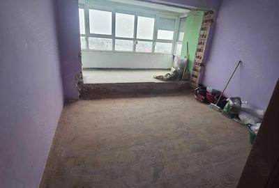 Apartament cu 3 camere semidecomandat în Central - 2