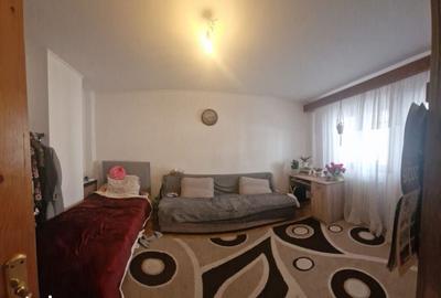 Apartament cu 4 camere decomandat în Central - 2