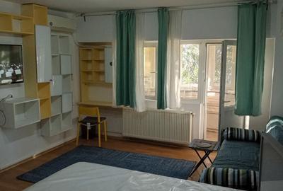 Garsonieră decomandată, mobilată în Vitan