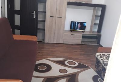 Garsonieră decomandată în Petros