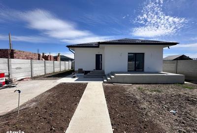 Casă cu 4 camere cu Teren 400 Mp în Clinceni