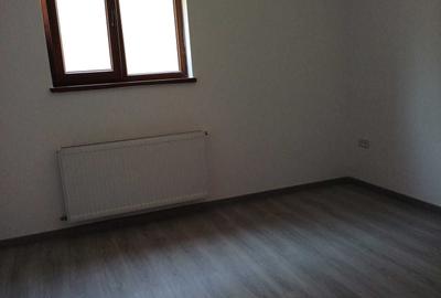 Casă cu 4 camere cu Teren 180 Mp în Central - 7