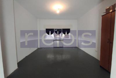 Apartament cu 4 camere decomandat în Calea Călărașilor