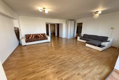 Apartament cu 3 camere decomandat, mobilat în Arcu