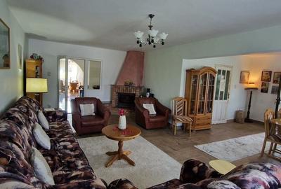 Casă cu 10 camere cu Teren 1715 Mp în Fălticeni - 2