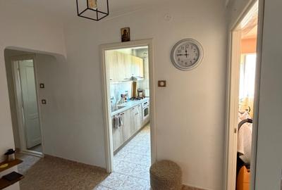 Apartament cu 3 camere decomandat în Lăpuș