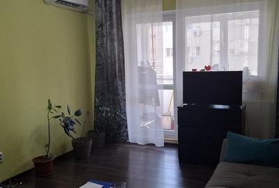 Apartament cu 2 camere decomandat în Teiul Doamnei