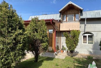 Casă individuală cu 5 camere cu Canalizare în Ultracentral