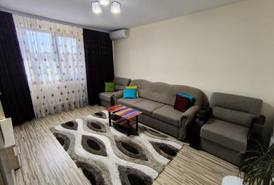 Apartament cu 3 camere semidecomandat în Central