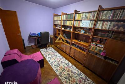 Apartament cu 4 camere decomandat în Traian - 2