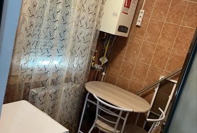 Garsonieră decomandată în Schela