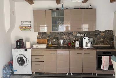 Casă cu 4 camere în Central - 4