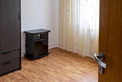Apartament cu 3 camere semidecomandat în Girocului - 9