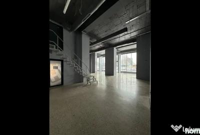 Spațiu comercial, de 265 mp, în Petricani
