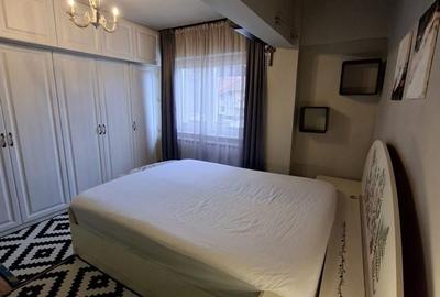 Apartament cu 3 camere decomandat în Petros - 1