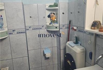 Apartament cu 4 camere decomandat în Micro 16 - 16