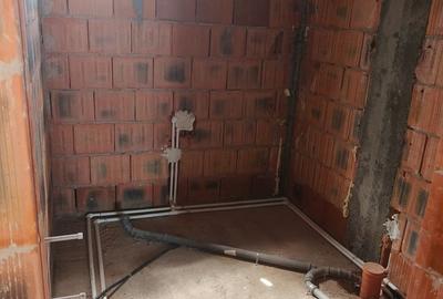 Casă cu 4 camere în Bragadiru