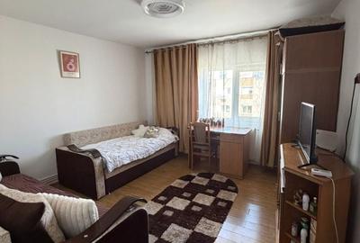 Garsonieră decomandată în Micro 3