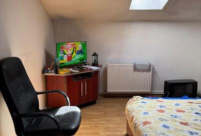 Apartament cu 3 camere semidecomandat în Central - 1