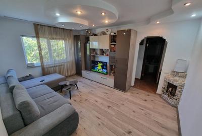 Apartament cu 2 camere semidecomandat, mobilat în Palas