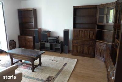 Apartament cu 2 camere decomandat în 22 Decembrie 1989