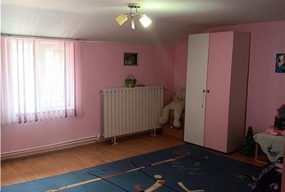 Casă cu 9 camere cu Teren 761 Mp în Cârlig - 15