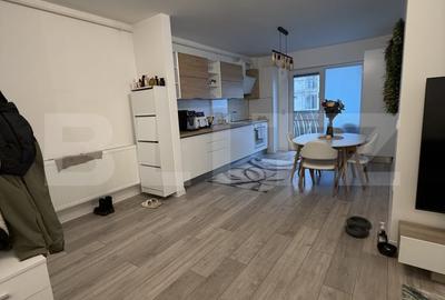 Apartament cu 3 camere semidecomandat, mobilat în Independenței