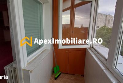 Apartament cu 2 camere decomandat, mobilat în Decebal