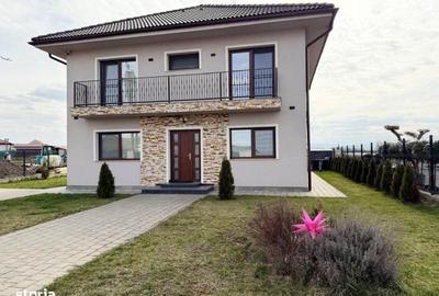Casă cu 4 camere în Apahida