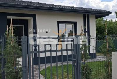 Casă cu 3 camere în Sânmihaiu Român