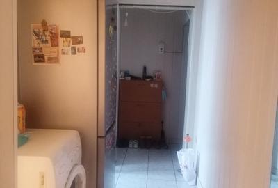 Apartament cu 3 camere semidecomandat în Vest
