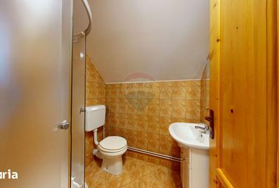 Casă cu 7 camere cu Teren 986 Mp în Plaiul Foii
