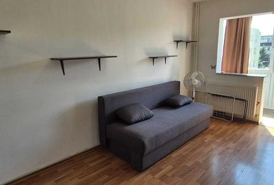 Garsonieră decomandată în Miorița