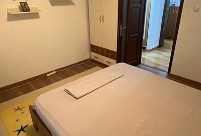 Apartament cu 3 camere decomandat în George Enescu