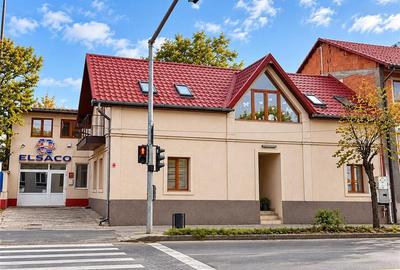 Casă cu 12 camere cu Teren 241 Mp în Semicentral