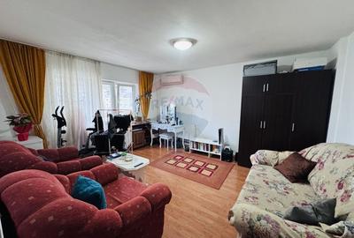Apartament cu 3 camere decomandat, mobilat în Nufărul - 1