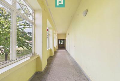 Casă individuală cu 8 camere cu Canalizare în Buteni