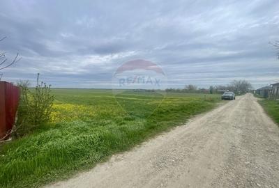 Teren agricol de 8486 mp, în Exterior Nord - 1