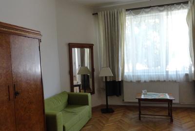 Garsonieră decomandată, mobilată în Central