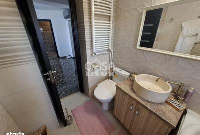 Apartament cu 3 camere în Micro 2