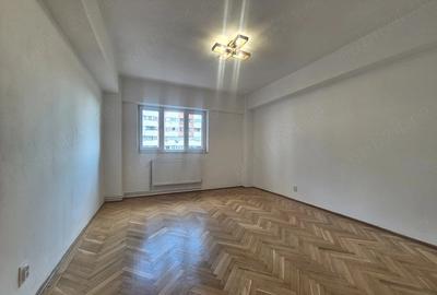 Apartament cu 3 camere decomandat în Traian - 3