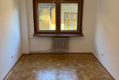 Apartament cu 3 camere semidecomandat în Cotroceni - 3
