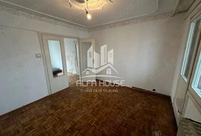 Apartament cu 3 camere semidecomandat în Govândari