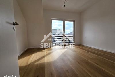 Casă cu 4 camere cu Teren 380 Mp în Șura Mică