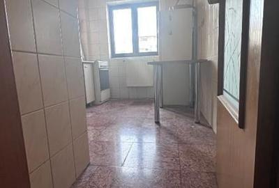 Apartament cu 3 camere decomandat în Tineretului - 3