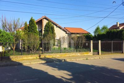 Casă individuală cu 5 camere cu Canalizare în Cetate - 1