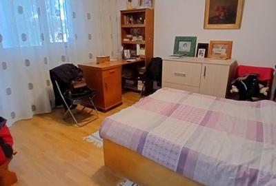 Apartament cu 4 camere decomandat în Rahova - 2