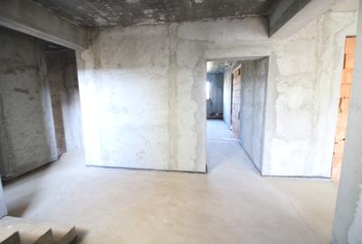 Casă cu 6 camere cu Teren 2000 Mp în Tătaru - 3