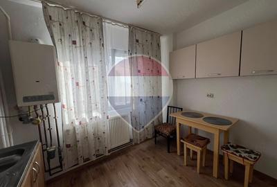 Apartament cu 2 camere semidecomandat, mobilat în Micălaca